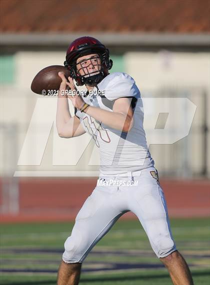 Thumbnail 2 in JV: JSerra Catholic @ Notre Dame (SO) photogallery.