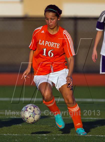 Thumbnail 1 in La Porte vs Morton Ranch (Pearland Shootout) photogallery.