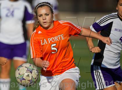 Thumbnail 3 in La Porte vs Morton Ranch (Pearland Shootout) photogallery.