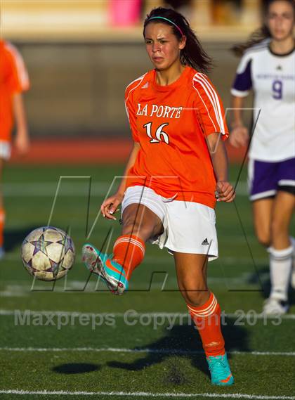Thumbnail 3 in La Porte vs Morton Ranch (Pearland Shootout) photogallery.