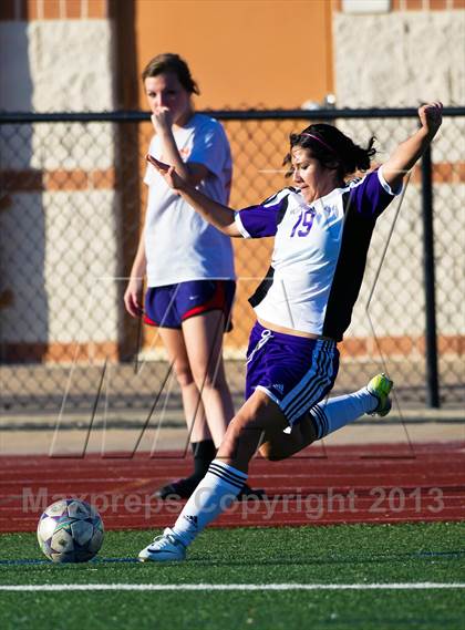 Thumbnail 2 in La Porte vs Morton Ranch (Pearland Shootout) photogallery.