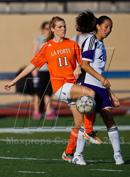 Thumbnail 1 in La Porte vs Morton Ranch (Pearland Shootout) photogallery.