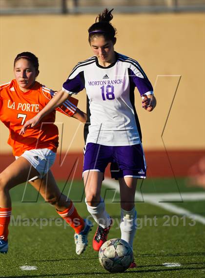 Thumbnail 2 in La Porte vs Morton Ranch (Pearland Shootout) photogallery.