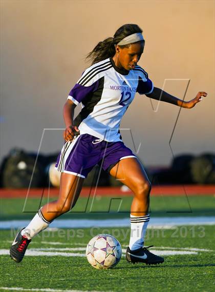 Thumbnail 3 in La Porte vs Morton Ranch (Pearland Shootout) photogallery.
