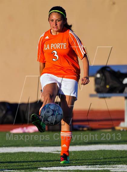 Thumbnail 1 in La Porte vs Morton Ranch (Pearland Shootout) photogallery.