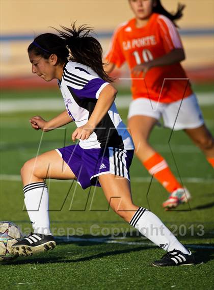 Thumbnail 3 in La Porte vs Morton Ranch (Pearland Shootout) photogallery.