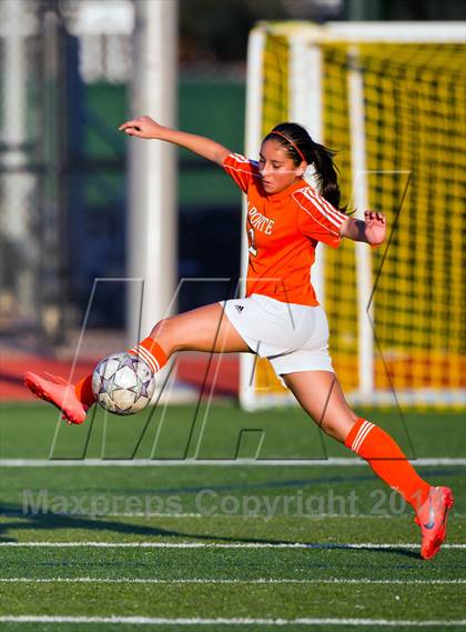 Thumbnail 3 in La Porte vs Morton Ranch (Pearland Shootout) photogallery.
