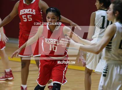 Thumbnail 2 in Archbishop Chapelle vs Riverside Academy (Allstate Sugar Bowl Classic) photogallery.