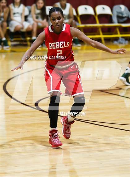 Thumbnail 3 in Archbishop Chapelle vs Riverside Academy (Allstate Sugar Bowl Classic) photogallery.