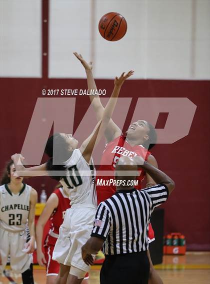 Thumbnail 1 in Archbishop Chapelle vs Riverside Academy (Allstate Sugar Bowl Classic) photogallery.