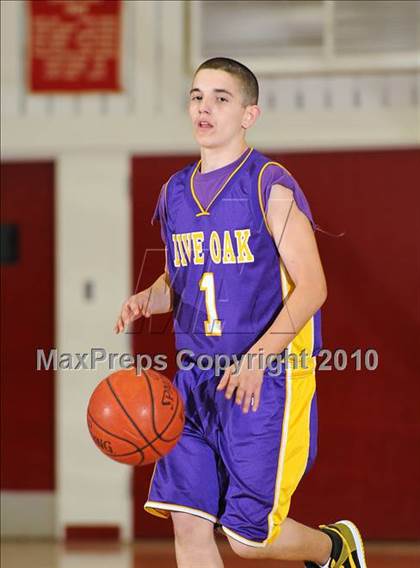Thumbnail 3 in Maxwell vs. Live Oak photogallery.
