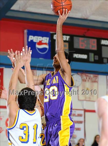 Thumbnail 3 in Maxwell vs. Live Oak photogallery.