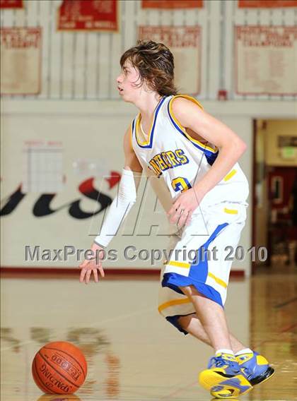 Thumbnail 1 in Maxwell vs. Live Oak photogallery.