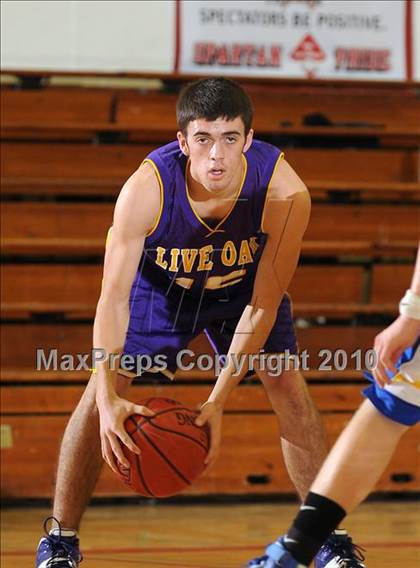 Thumbnail 2 in Maxwell vs. Live Oak photogallery.