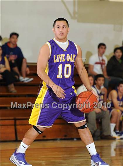 Thumbnail 3 in Maxwell vs. Live Oak photogallery.