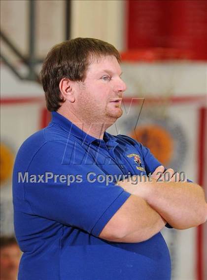 Thumbnail 2 in Maxwell vs. Live Oak photogallery.