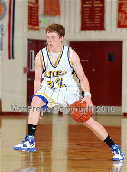 Thumbnail 2 in Maxwell vs. Live Oak photogallery.