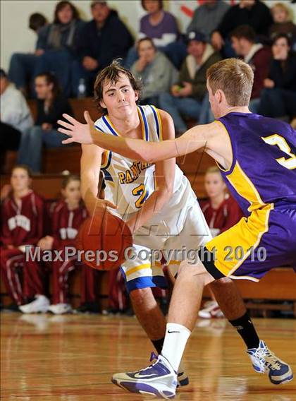 Thumbnail 2 in Maxwell vs. Live Oak photogallery.