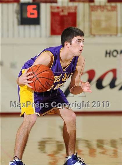 Thumbnail 3 in Maxwell vs. Live Oak photogallery.