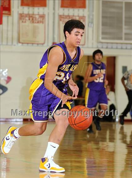 Thumbnail 3 in Maxwell vs. Live Oak photogallery.