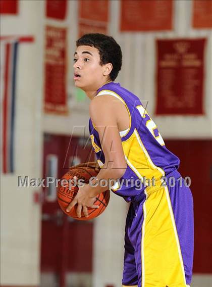 Thumbnail 1 in Maxwell vs. Live Oak photogallery.