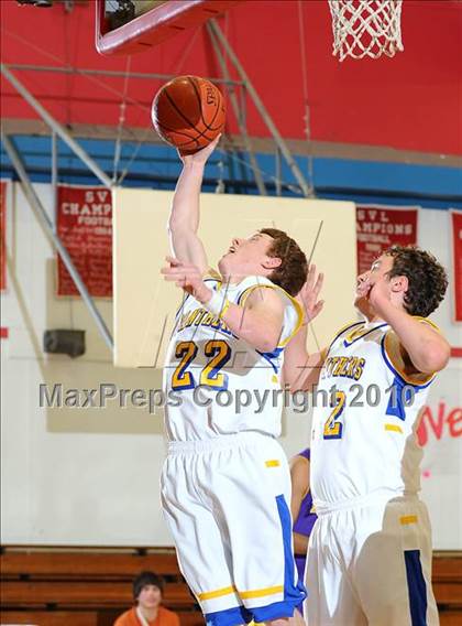 Thumbnail 2 in Maxwell vs. Live Oak photogallery.