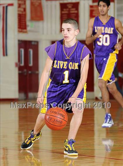 Thumbnail 1 in Maxwell vs. Live Oak photogallery.