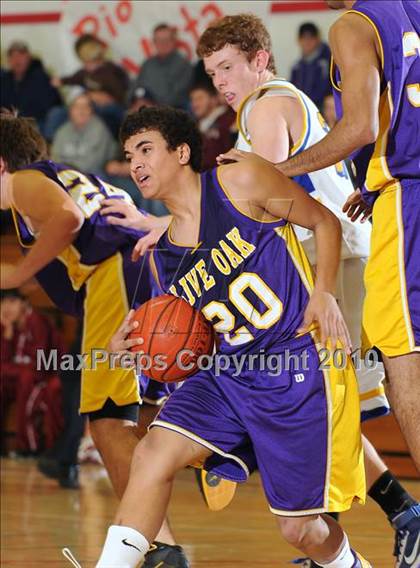 Thumbnail 1 in Maxwell vs. Live Oak photogallery.