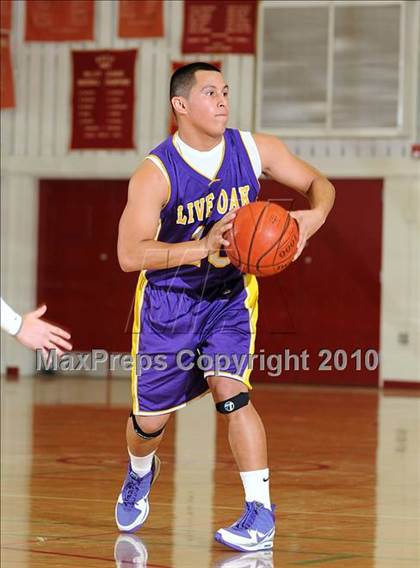 Thumbnail 2 in Maxwell vs. Live Oak photogallery.