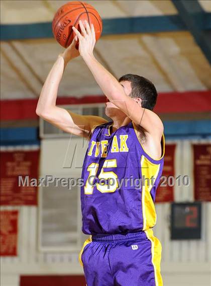 Thumbnail 3 in Maxwell vs. Live Oak photogallery.