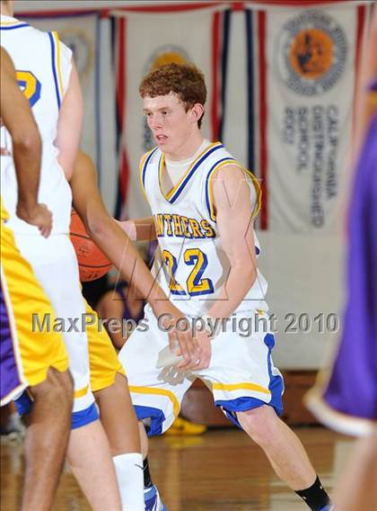 Thumbnail 1 in Maxwell vs. Live Oak photogallery.