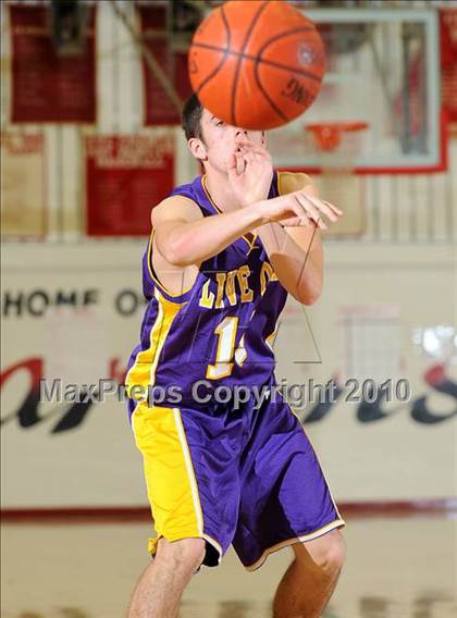 Thumbnail 1 in Maxwell vs. Live Oak photogallery.