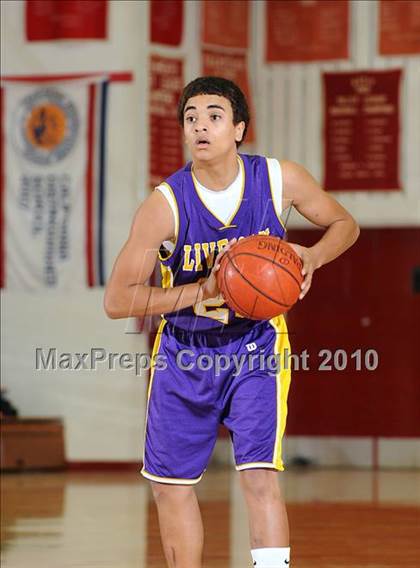 Thumbnail 2 in Maxwell vs. Live Oak photogallery.