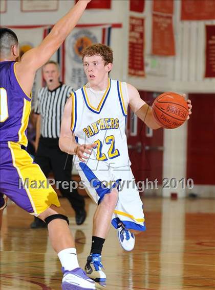 Thumbnail 1 in Maxwell vs. Live Oak photogallery.