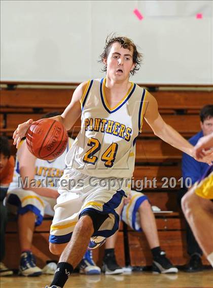Thumbnail 3 in Maxwell vs. Live Oak photogallery.