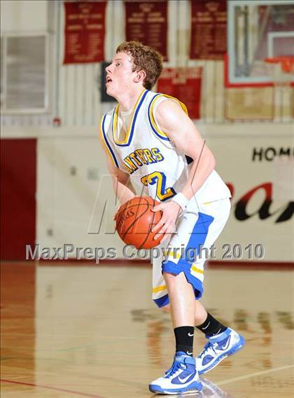 Thumbnail 2 in Maxwell vs. Live Oak photogallery.