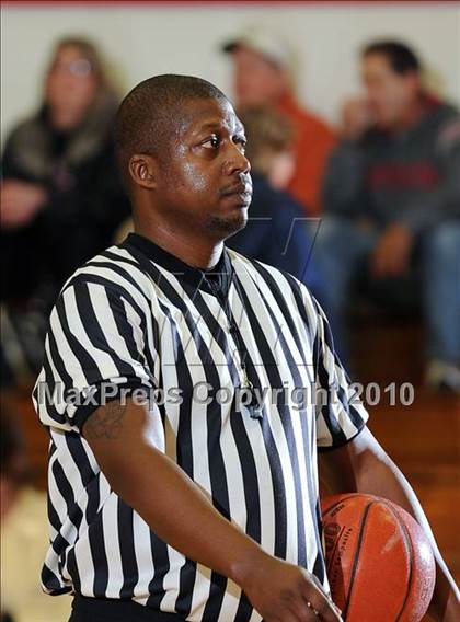Thumbnail 3 in Maxwell vs. Live Oak photogallery.