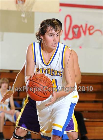 Thumbnail 1 in Maxwell vs. Live Oak photogallery.