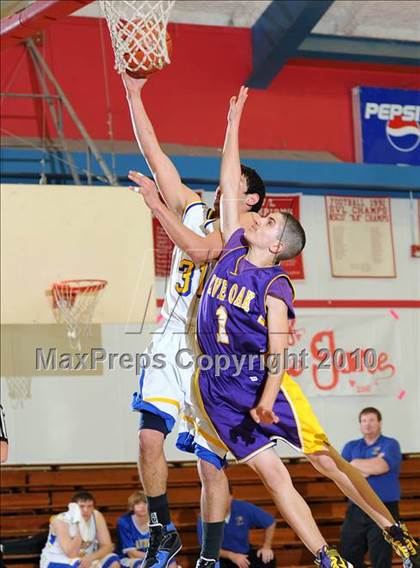 Thumbnail 3 in Maxwell vs. Live Oak photogallery.