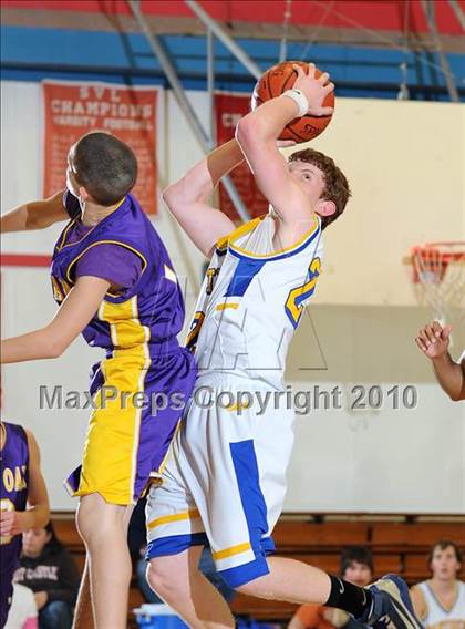 Thumbnail 1 in Maxwell vs. Live Oak photogallery.