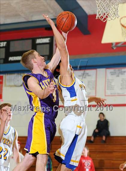 Thumbnail 3 in Maxwell vs. Live Oak photogallery.