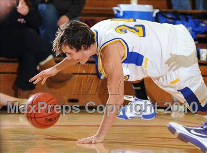 Thumbnail 3 in Maxwell vs. Live Oak photogallery.
