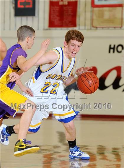 Thumbnail 2 in Maxwell vs. Live Oak photogallery.
