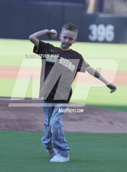 Thumbnail 2 in Perfect Game All-American Classic (East vs. West) photogallery.