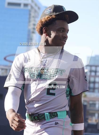 Thumbnail 2 in Perfect Game All-American Classic (East vs. West) photogallery.
