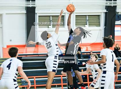 Thumbnail 2 in Loyola vs Poly photogallery.