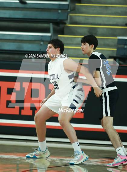Thumbnail 2 in Loyola vs Poly photogallery.
