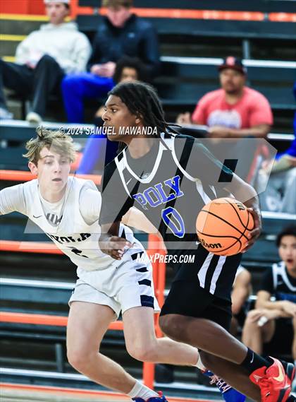 Thumbnail 3 in Loyola vs Poly photogallery.