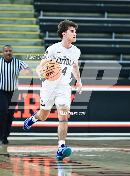 Thumbnail 2 in Loyola vs Poly photogallery.