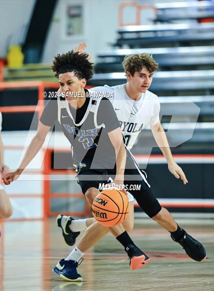 Thumbnail 1 in Loyola vs Poly photogallery.